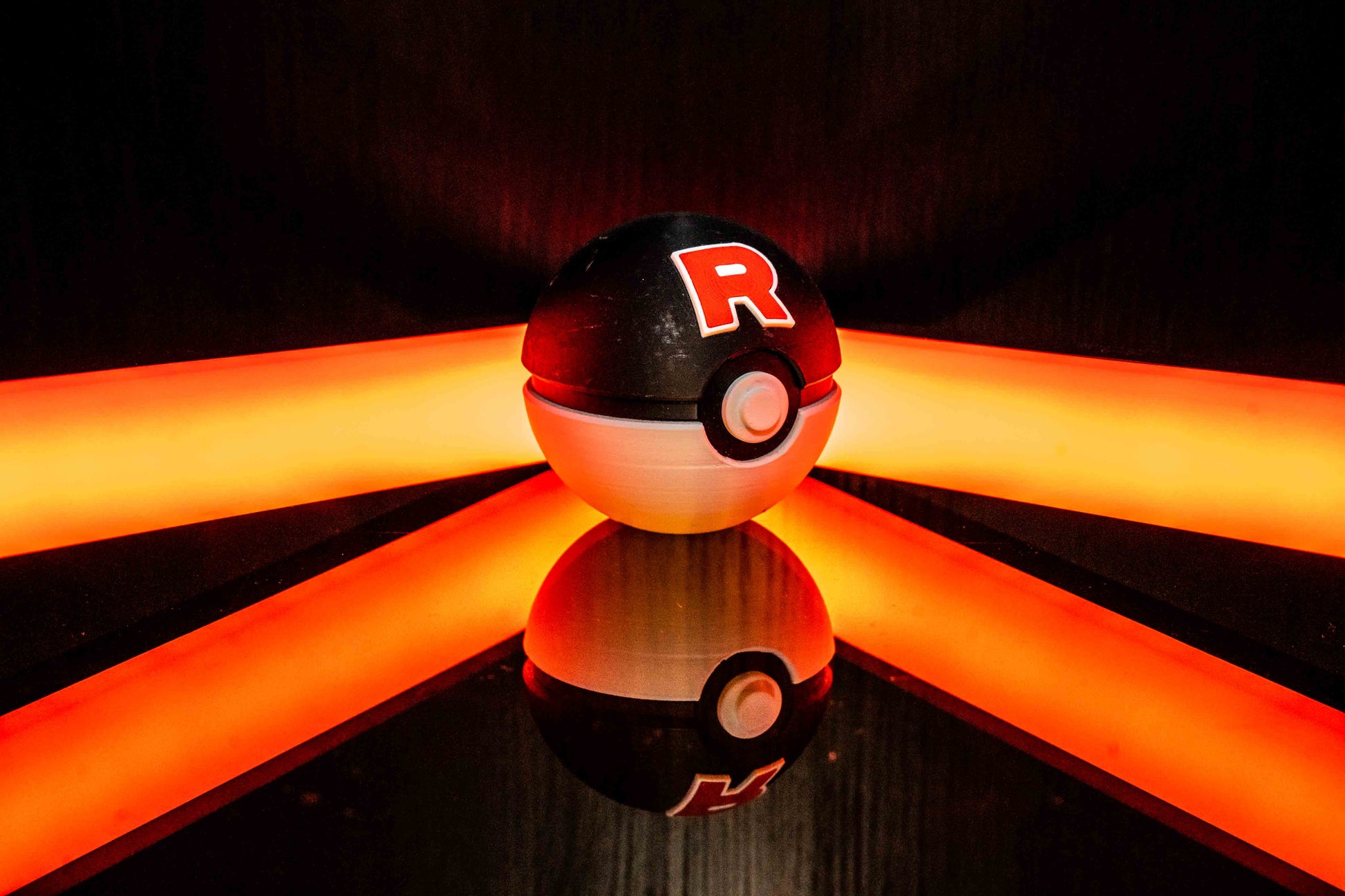 Team Rocket - Poke ball